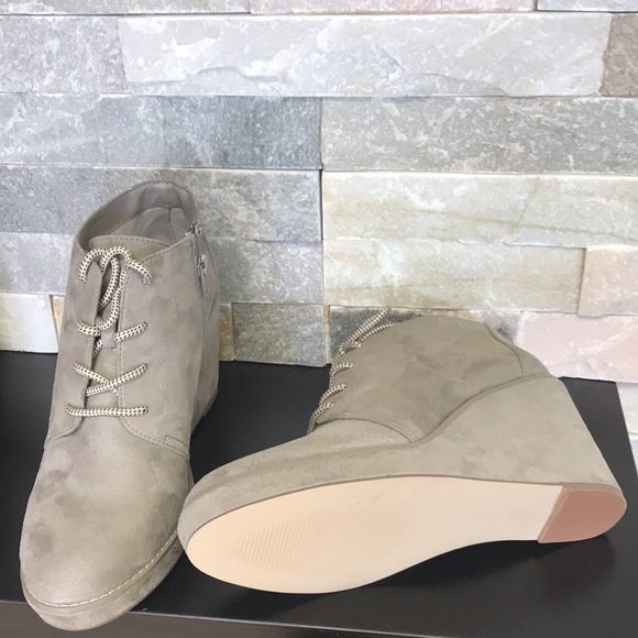 🎁  Carlos by Carlos Santana Wills Lace Up Wedge - Picture 8 of 8